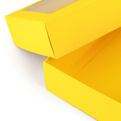 Keltainen lahjarasia ikkunalla | 200x110x50 mm | Superbox