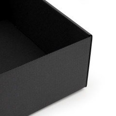 A4 musta laatikko kääntyvällä kannella | 305×215×85 mm | Superbox