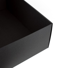 Nopeasti sulkeutuva erittäin suuri musta lahjapakkaus, 300x400x150 mm