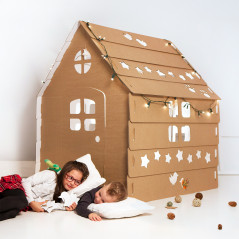 Iso aaltopahvileikkitalo lapsille TÄHDET