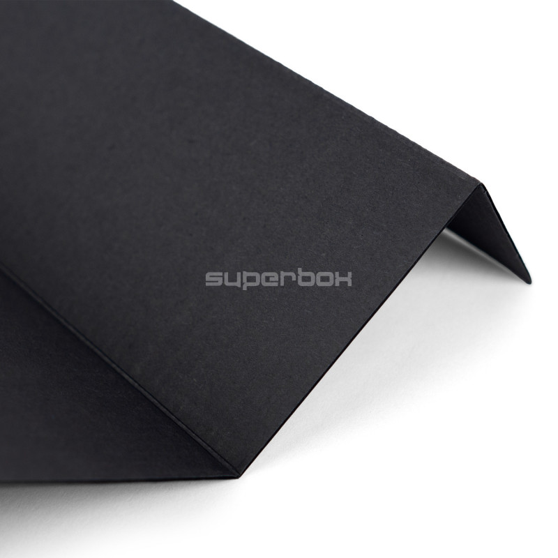 Musta v-tyylinen insertti pullopakkauksiin