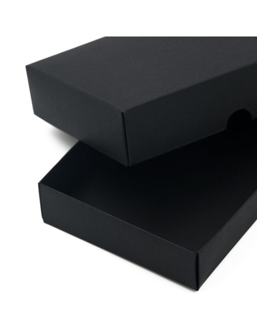 Musta kannellinen laatikko käsintehtyjä esineitä varten