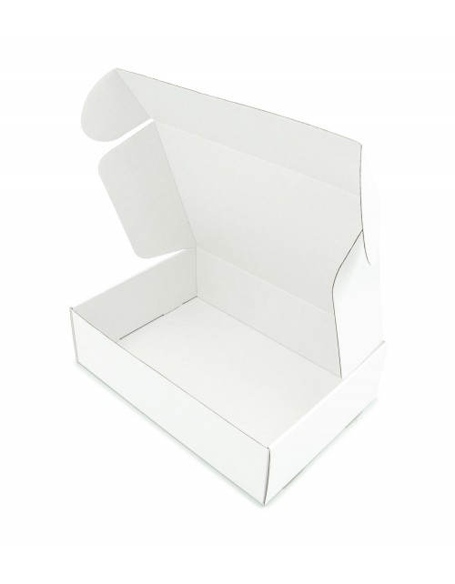 Valkoinen A4-kokoinen laatikko