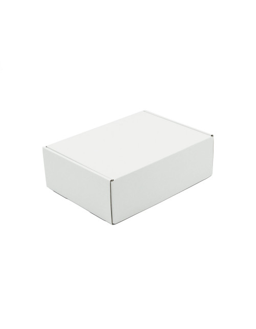 Valkoinen A5-kokoinen laatikko