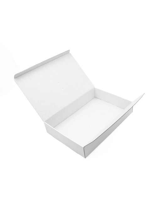 Valkoinen suuri nauhasulkuinen laatikko