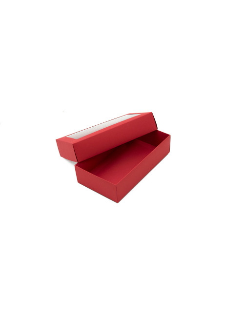 Punainen kaksiosainen pahvinen lahjapaketti, jossa on ikkuna
