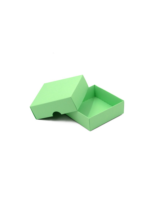 2-osainen pieni neliönmuotoinen smaragdinvärinen pahvinen lahjapaketti.